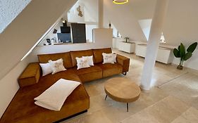 Design Penthouse im alten Schloss Deidesheim
